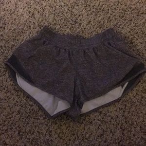 Lululemon Hotty Hot Short 2.5” size 4!